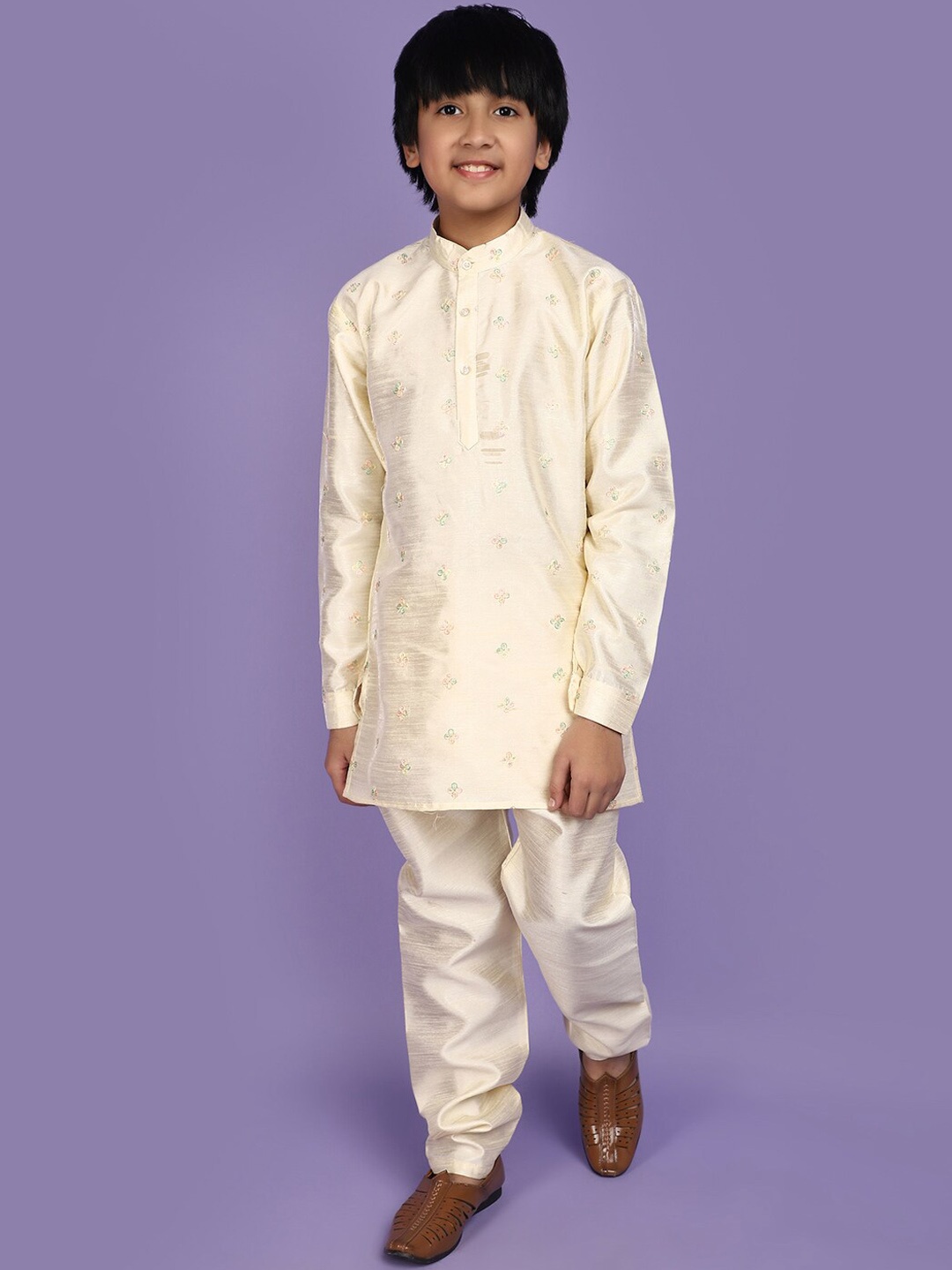 

V-Mart Boys Self-Design Cotton Sherwani Set, Cream