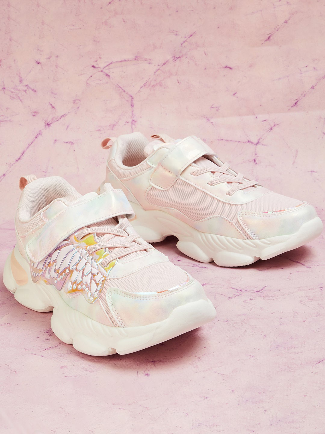 

Fame Forever by Lifestyle Girls Printed Round Toe Sneakers, Pink