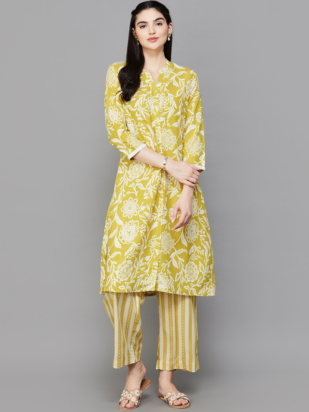 

Melange by Lifestyle Women Floral Printed Regular Kurta with Pyjamas, Yellow
