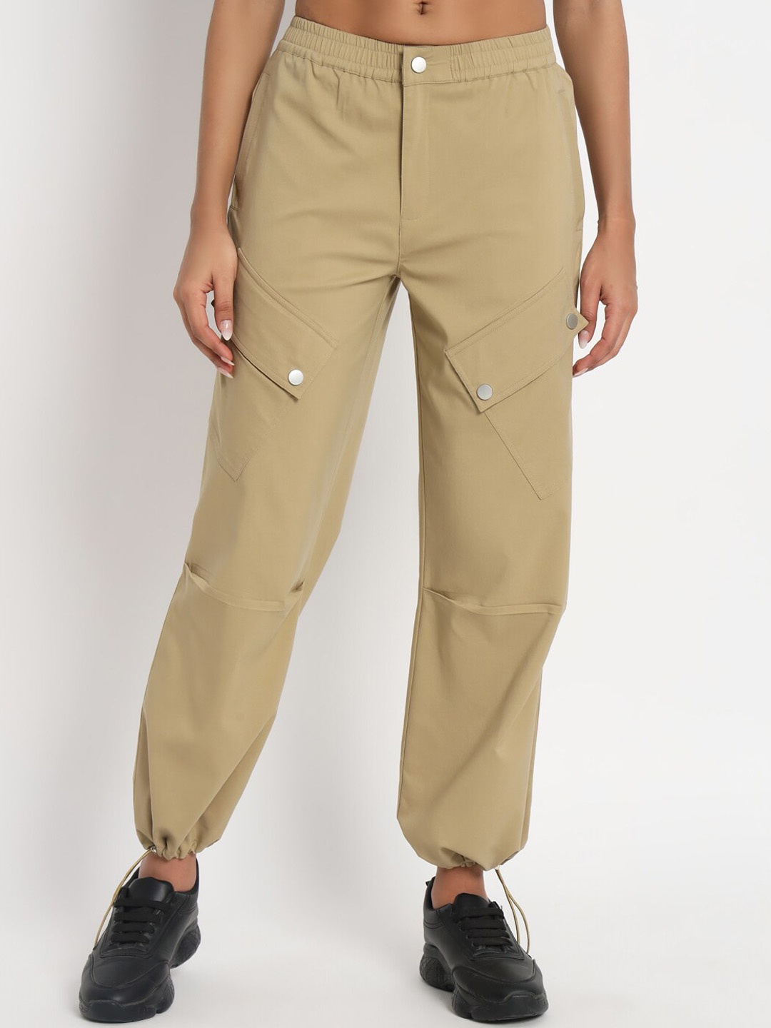 

VividArtsy Women Tapered Fit Trousers, Beige
