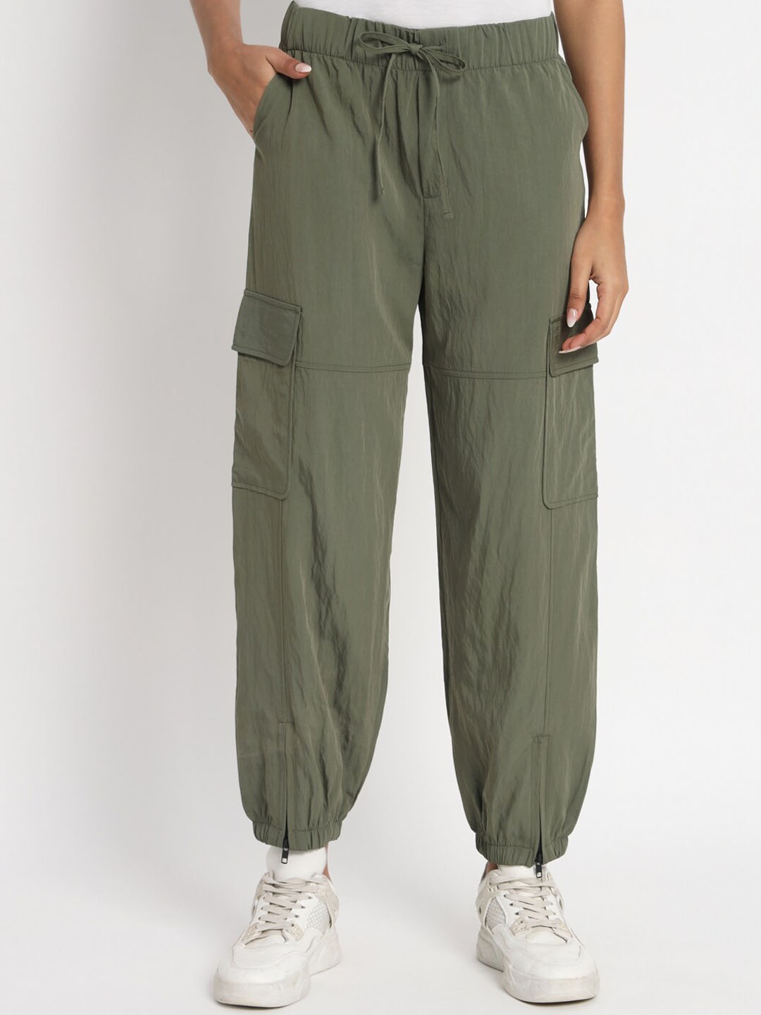 

VividArtsy Women Tapered Fit Cargo Joggers, Olive