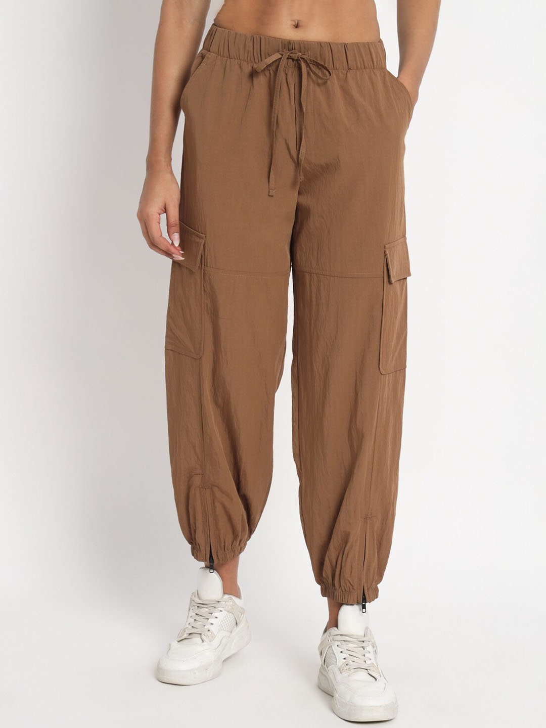 

VividArtsy Women Tapered Fit Cargos Joggers, Brown