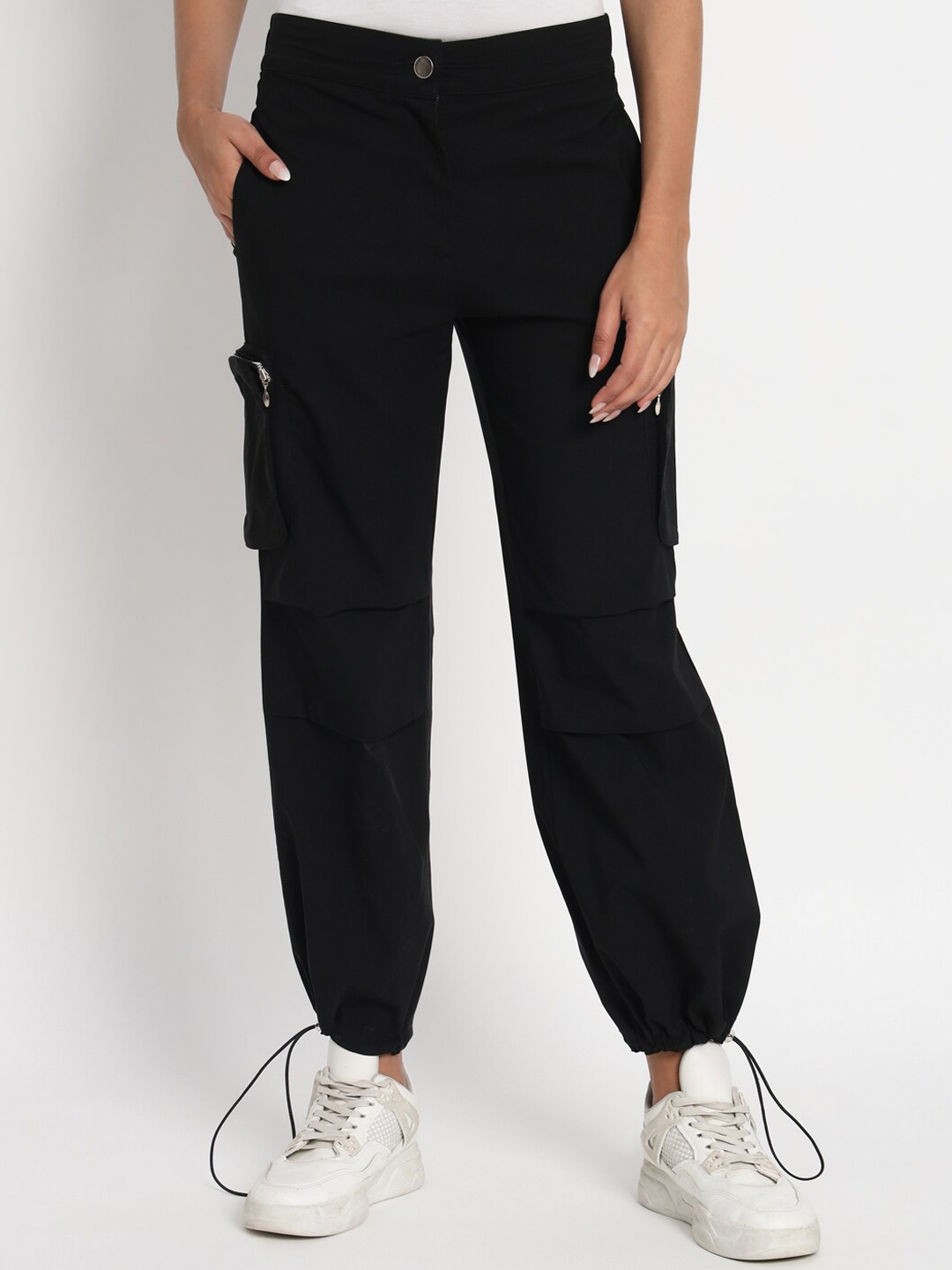 

VividArtsy Women Tapered Fit Cargo Joggers, Black