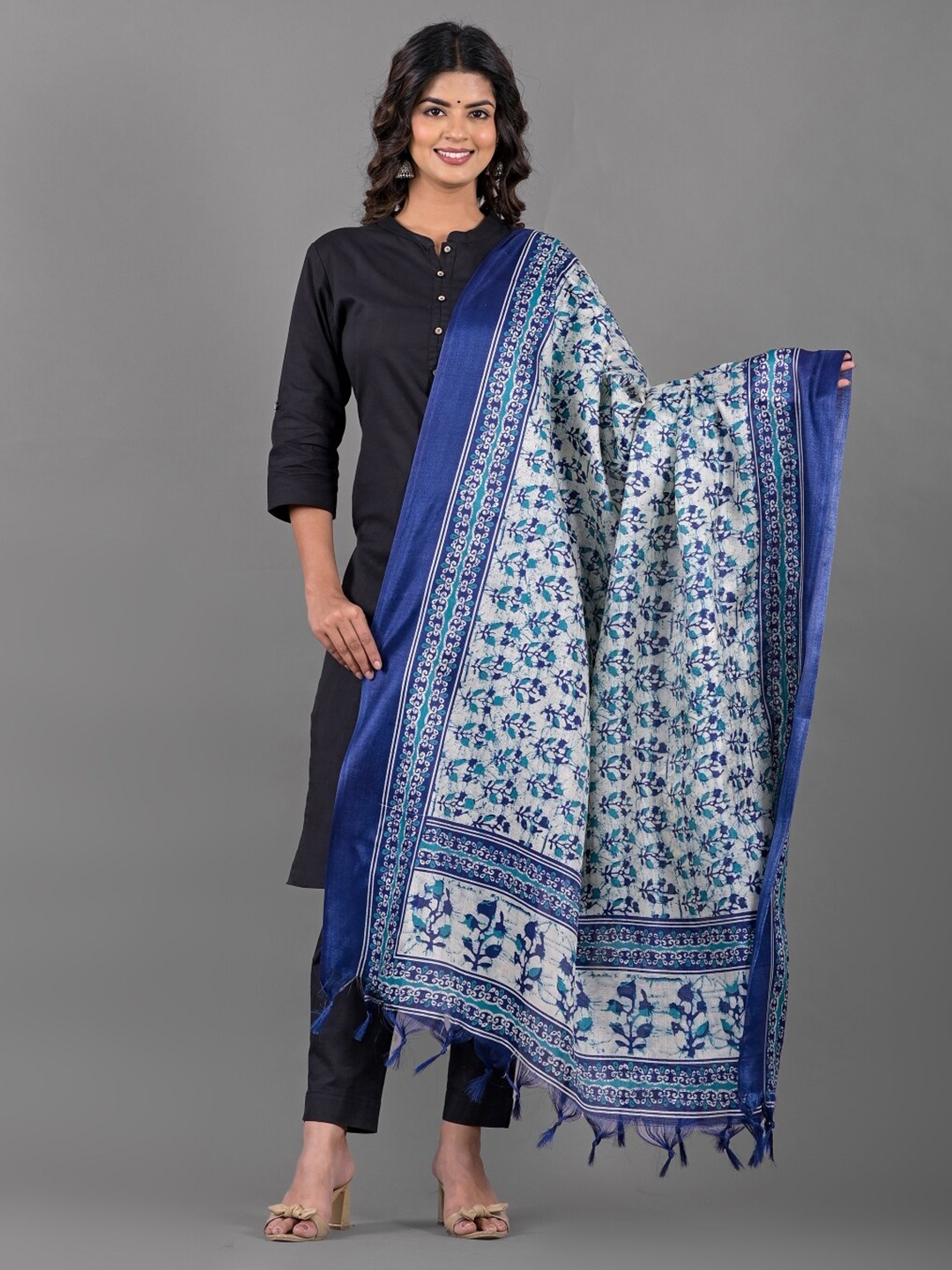 

Apratim Printed Dupatta, Blue