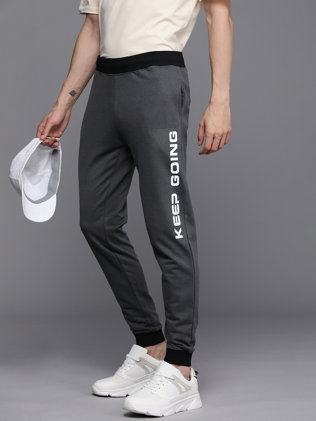 

HRX by Hrithik Roshan Men Lifestyle Typography Printed Regular Fit Joggers, Grey