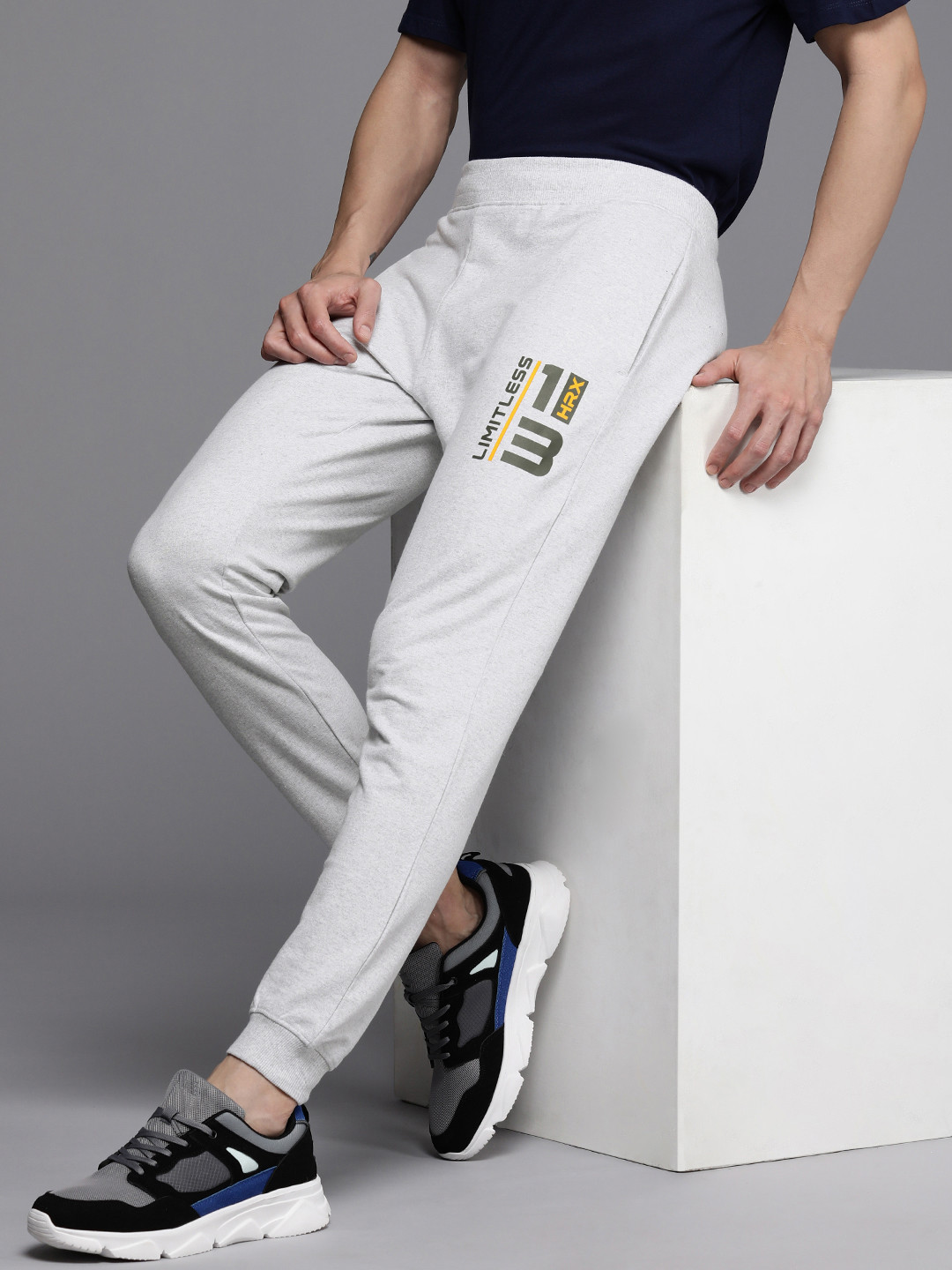 

HRX by Hrithik Roshan Men Lifestyle Typography Printed Regular Fit Joggers, Off white