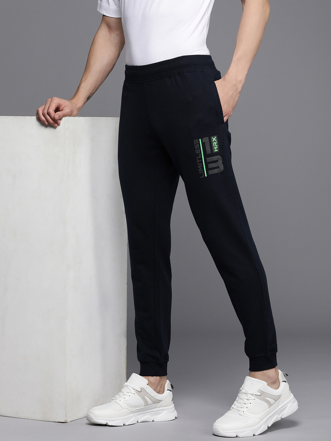 

HRX by Hrithik Roshan Men Lifestyle Typography Printed Regular Fit Joggers, Navy blue