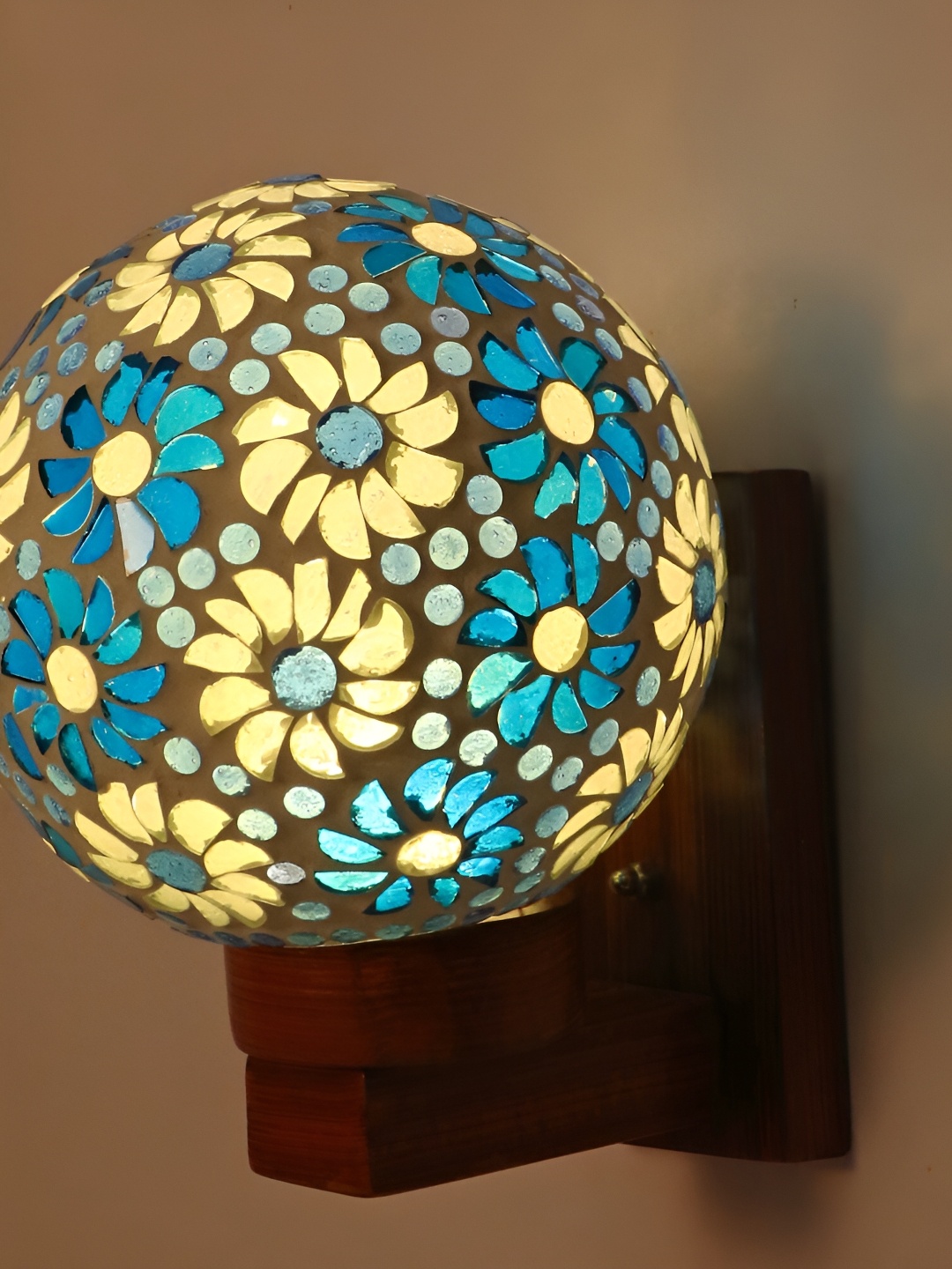 

1ST TIME Blue & White Printed Glass Traditional Spherical Shaped Wall Lamp