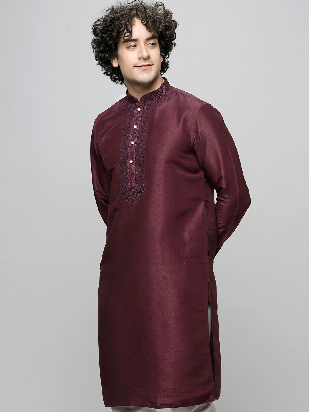 

MAAHI FABS Mandarin Collar Straight Kurta, Maroon