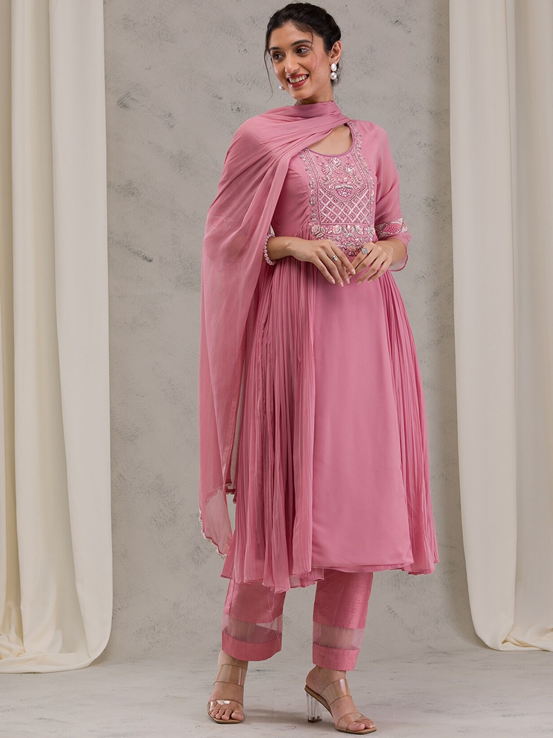 

Koskii Women Floral Embroidered Pleated Thread Work Kurta with Trousers & With Dupatta, Pink
