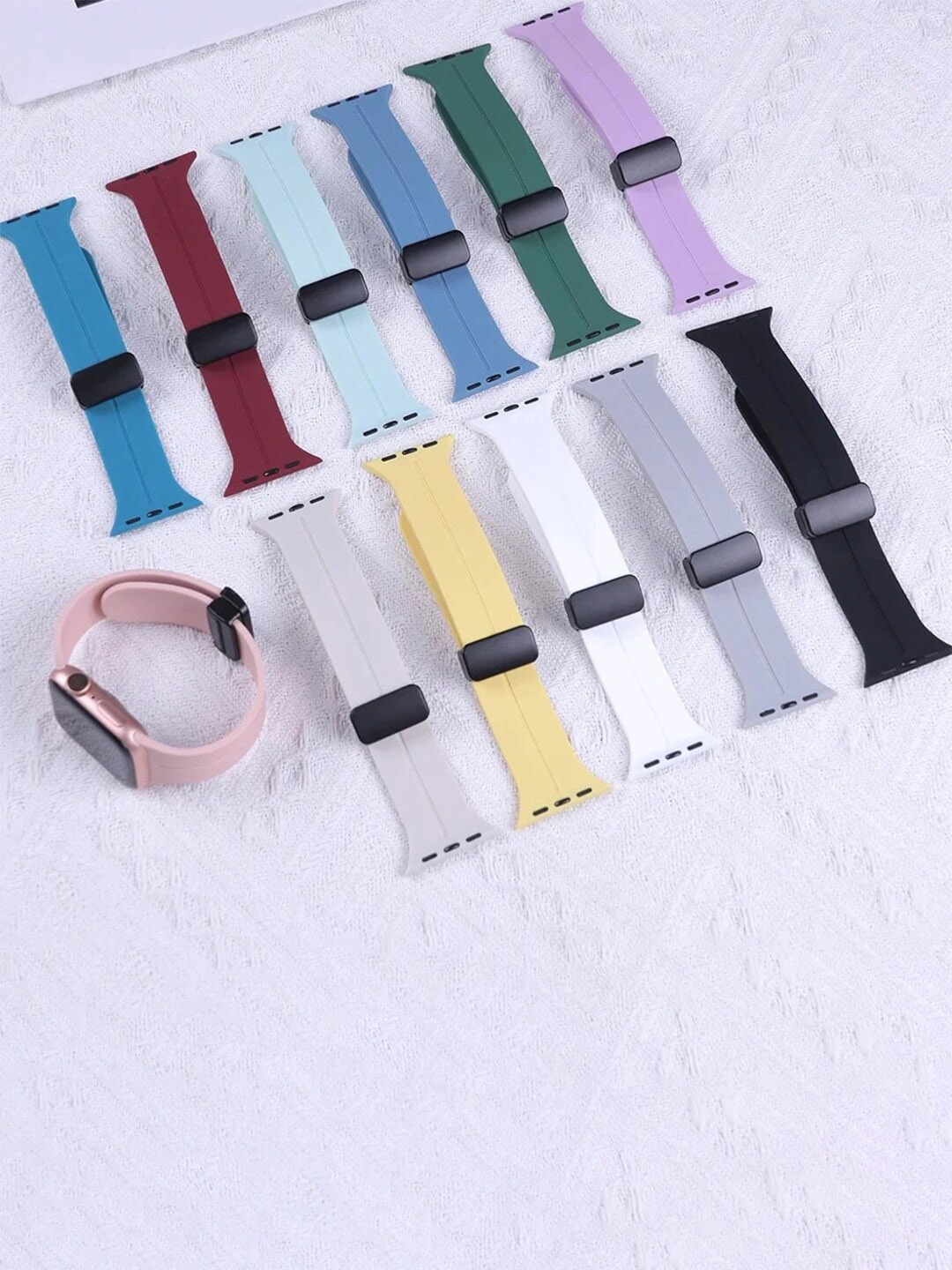 

PEEPERLY Magnetic Lock Strap For Apple Watch, Green
