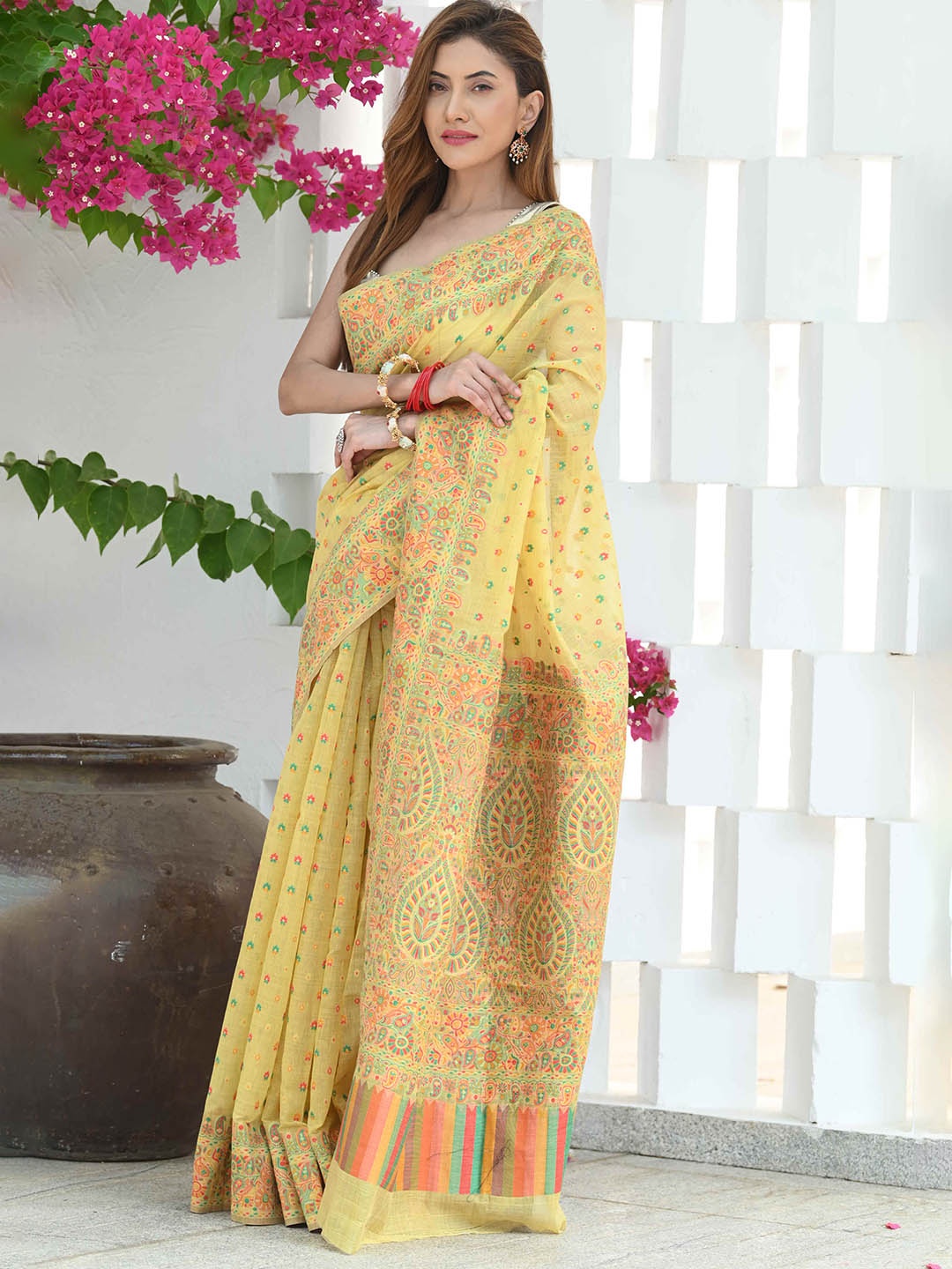 

BEATITUDE Ethnic Woven Design Saree, Yellow
