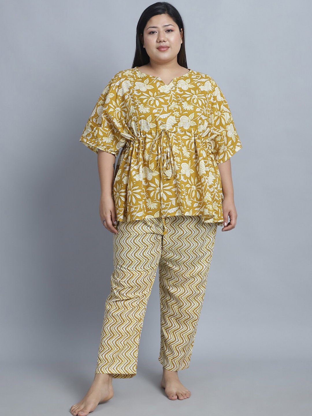 

TAG 7 Women Printed Night suit, Yellow