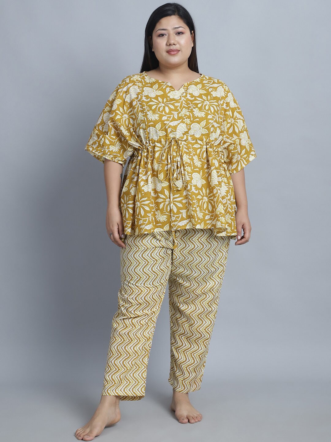 

TAG 7 Women Printed Night suit, Yellow