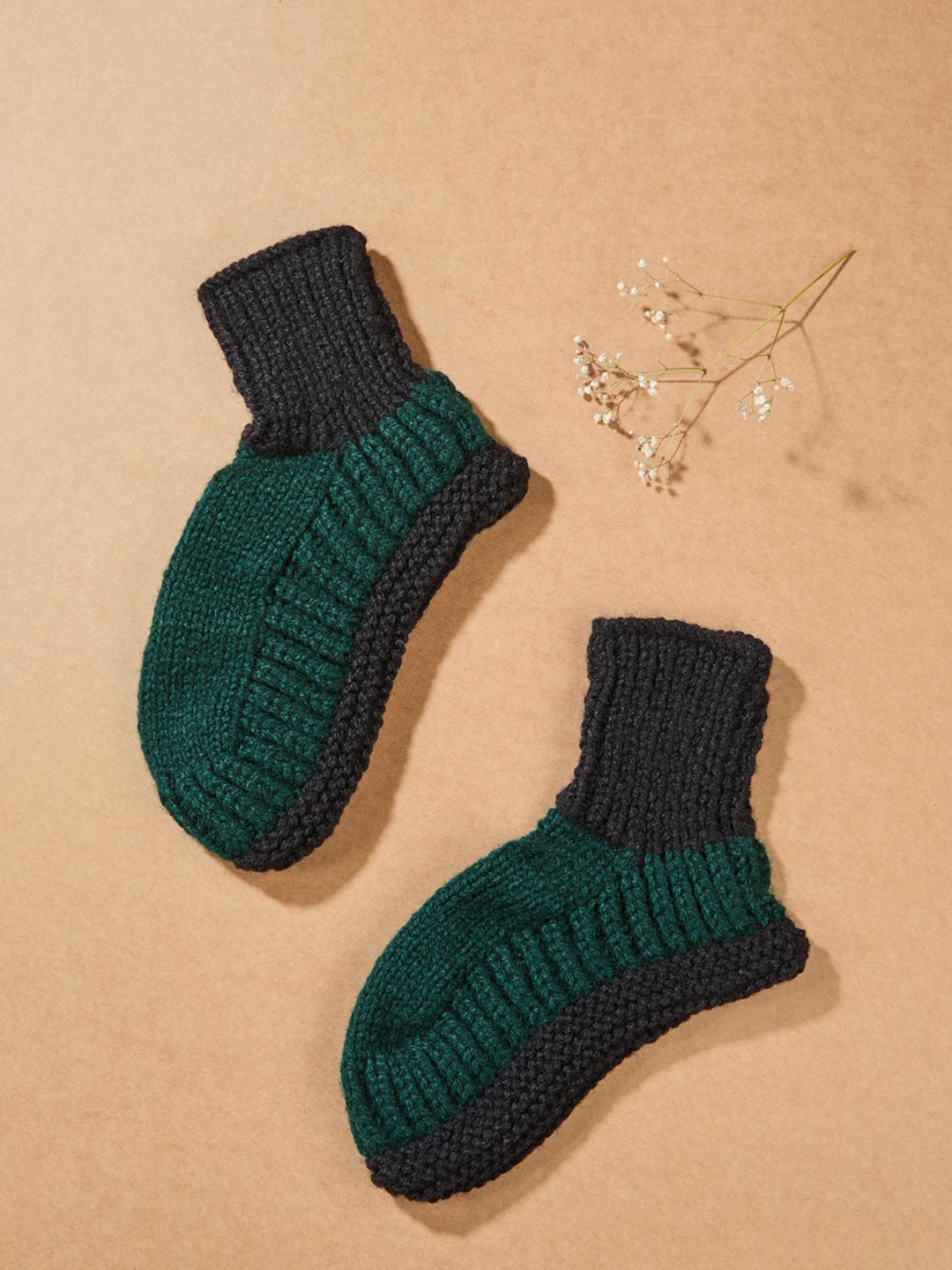 

Fabindia Women Ankle-Length Warmer Socks, Green