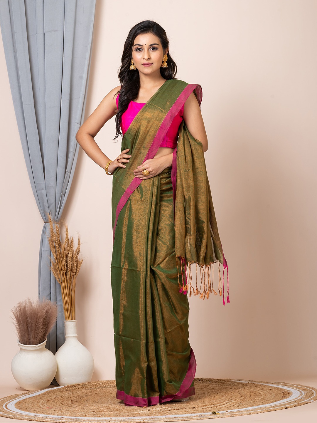 

HOUSE OF ARLI Silk Cotton Saree, Green
