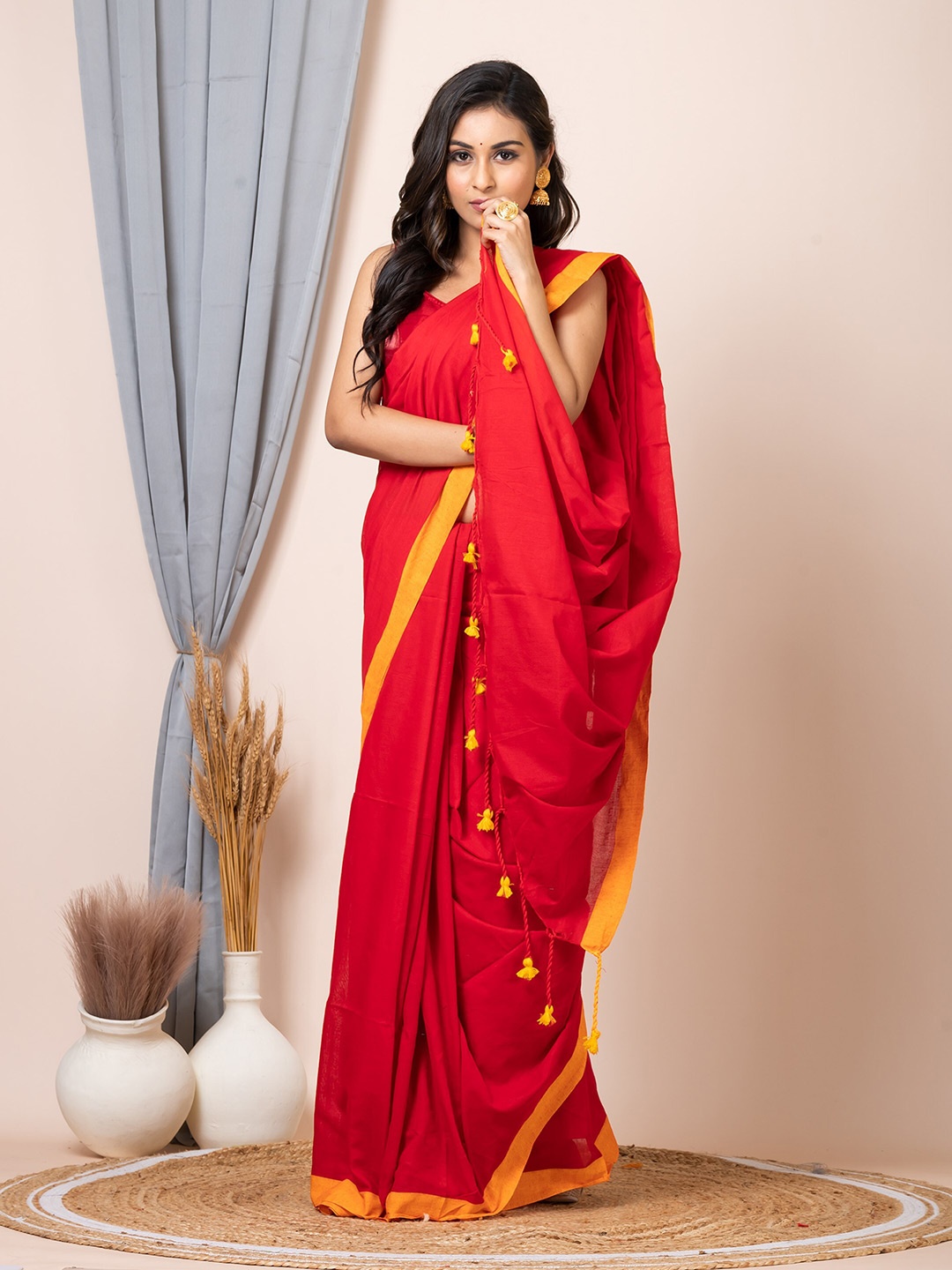 

HOUSE OF ARLI Pure Cotton Saree, Red