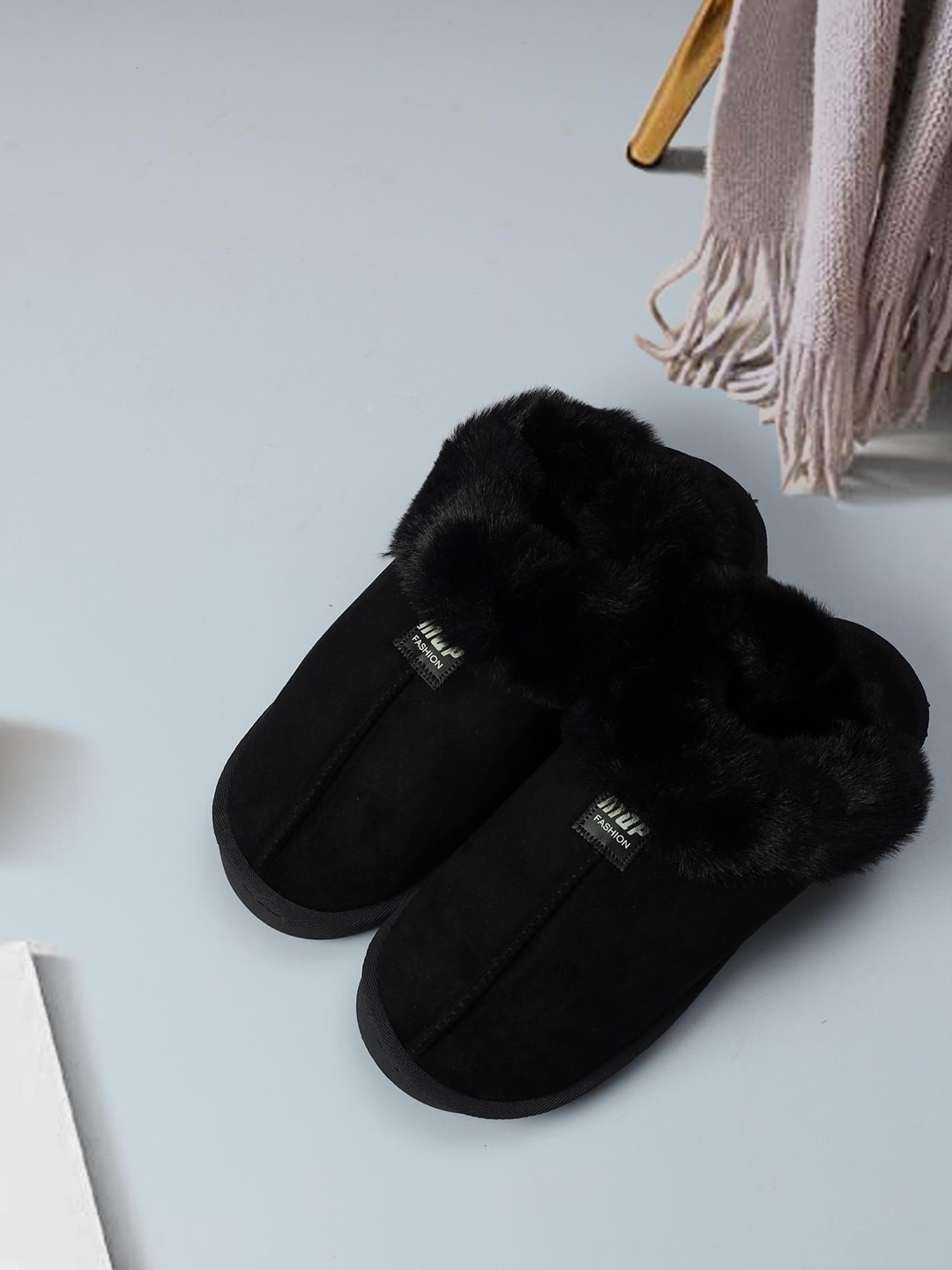 

Mast & Harbour Men Winter Room Slippers, Black