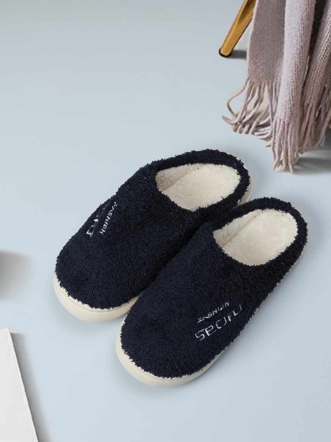 

Mast & Harbour Men Winter Room Slippers, Black