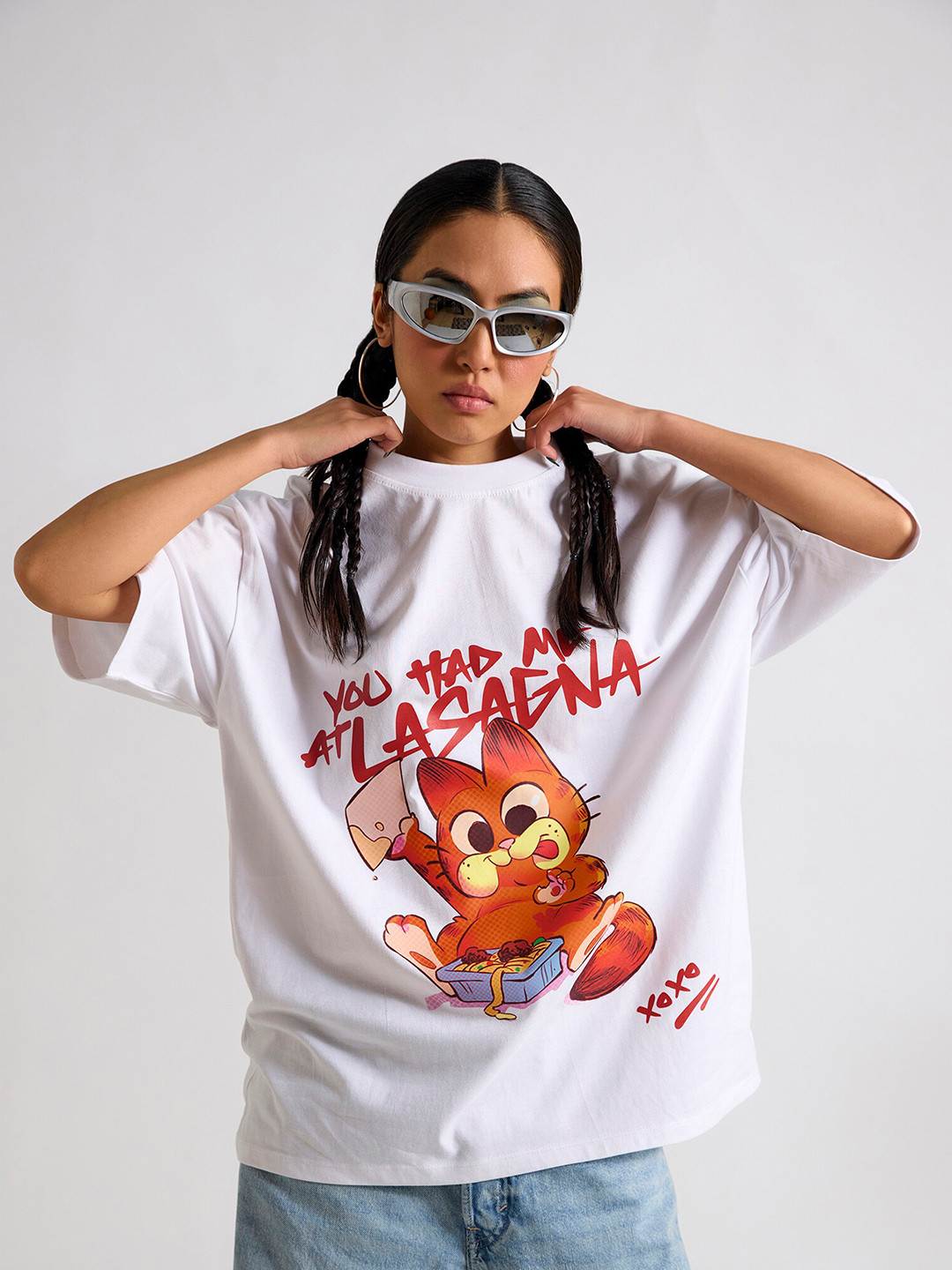 

THE CLOTHING FACTORY Garfield Printed Drop-Shoulder Sleeves Cotton Oversized T-shirt, White