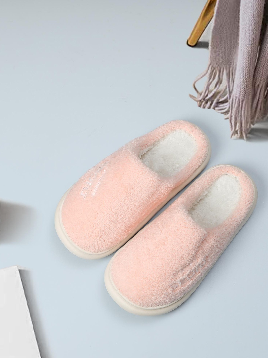 

Mast & Harbour Women Winter Room Slippers, Pink