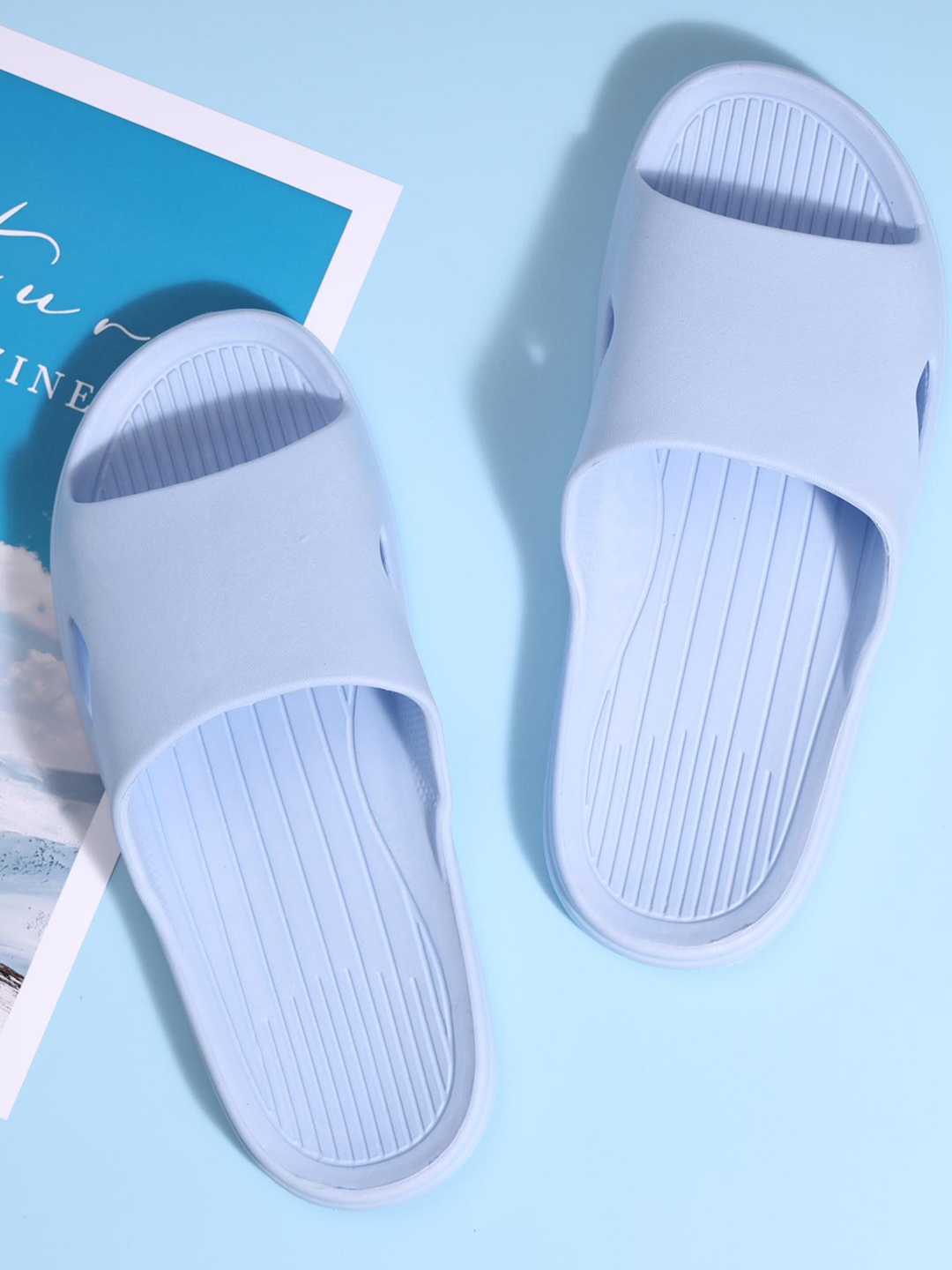 

Mast Harbour Women Blue Rubber Sliders