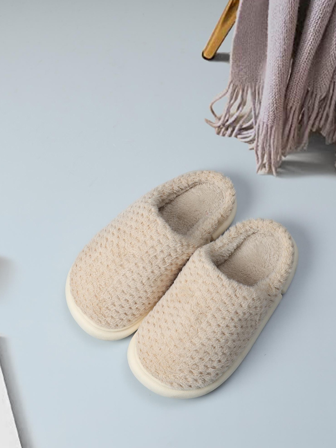 

Mast & Harbour Women Winter Room Slippers, Brown