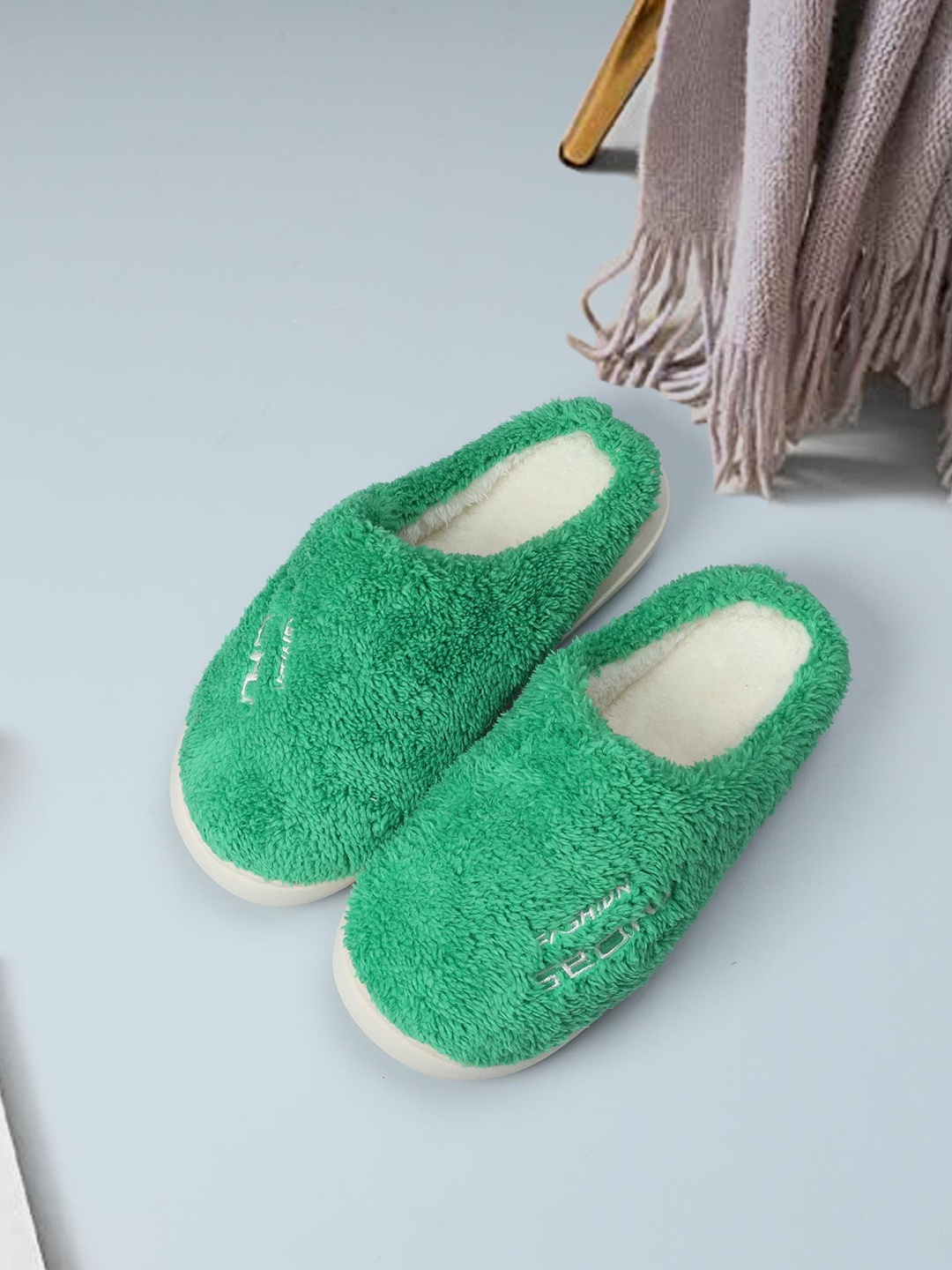 

Mast & Harbour Women Winter Room Slippers, Green