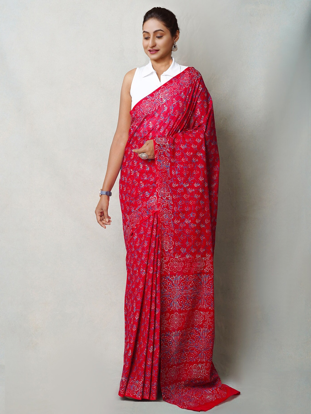 

Unnati Silks Floral Pure Cotton Handloom Block Print Saree, Red