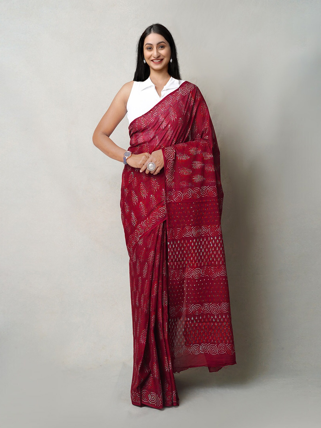 

Unnati Silks Ethnic Motifs Pure Cotton Handloom Block Print Saree, Maroon