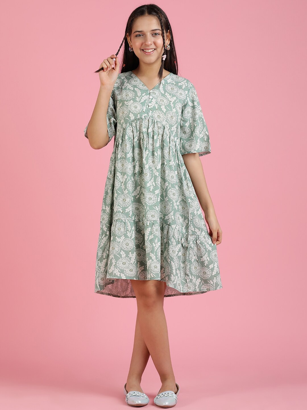 

Lil Tomatoes Girls Floral Printed V-Neck Cotton A-Line Knee Length Dress, Green