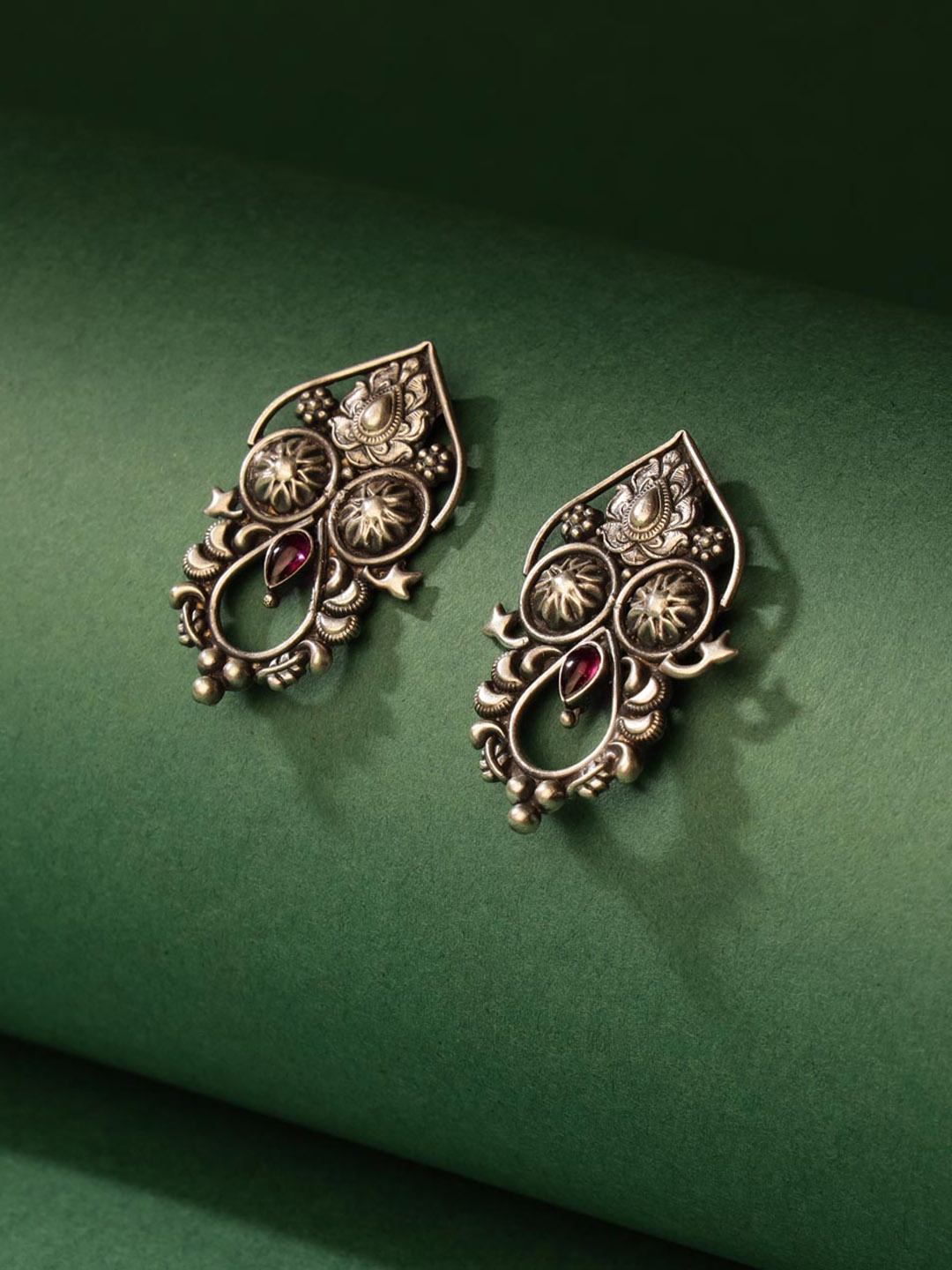 

Fabindia Silver Artificial Stones-Studded Contemporary Drop Earrings