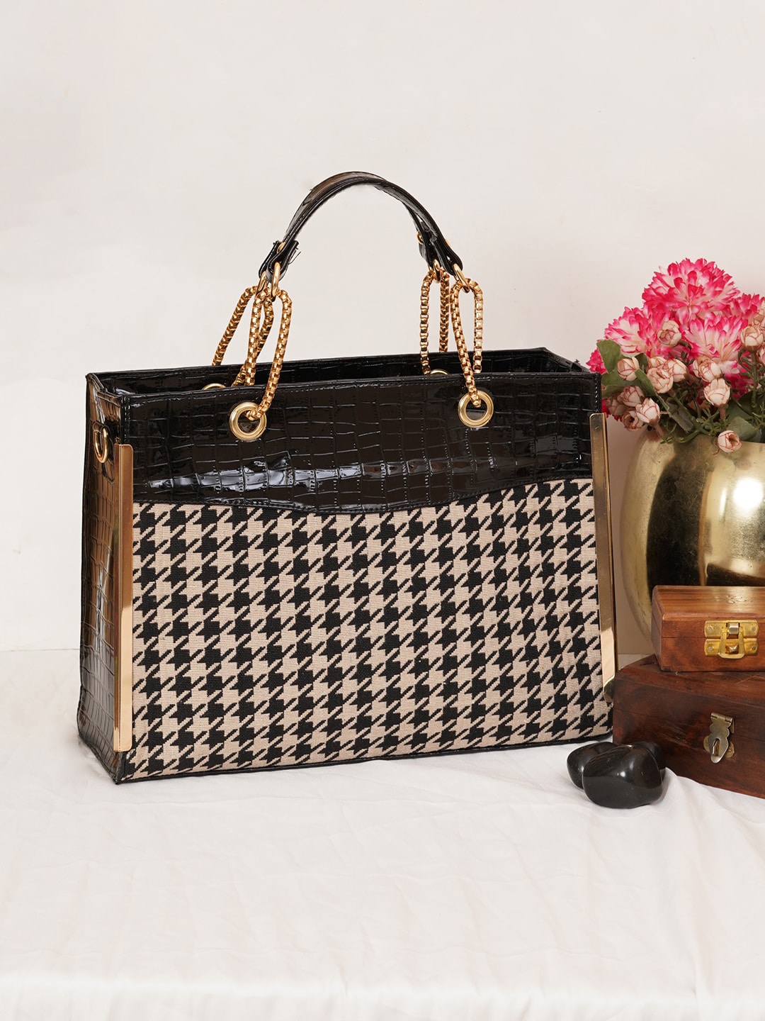 

FABBHUE Textured Structured Handheld Bag, Black