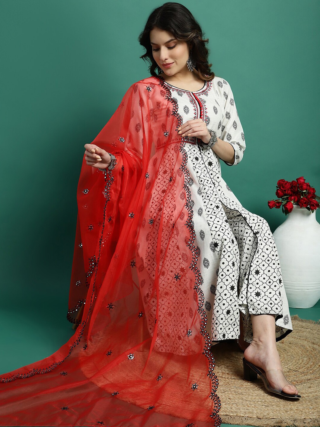 

Sangria Ethnic Motifs Printed Round Neck Cotton Anarkali Kurta With Palazzos & Dupatta, White
