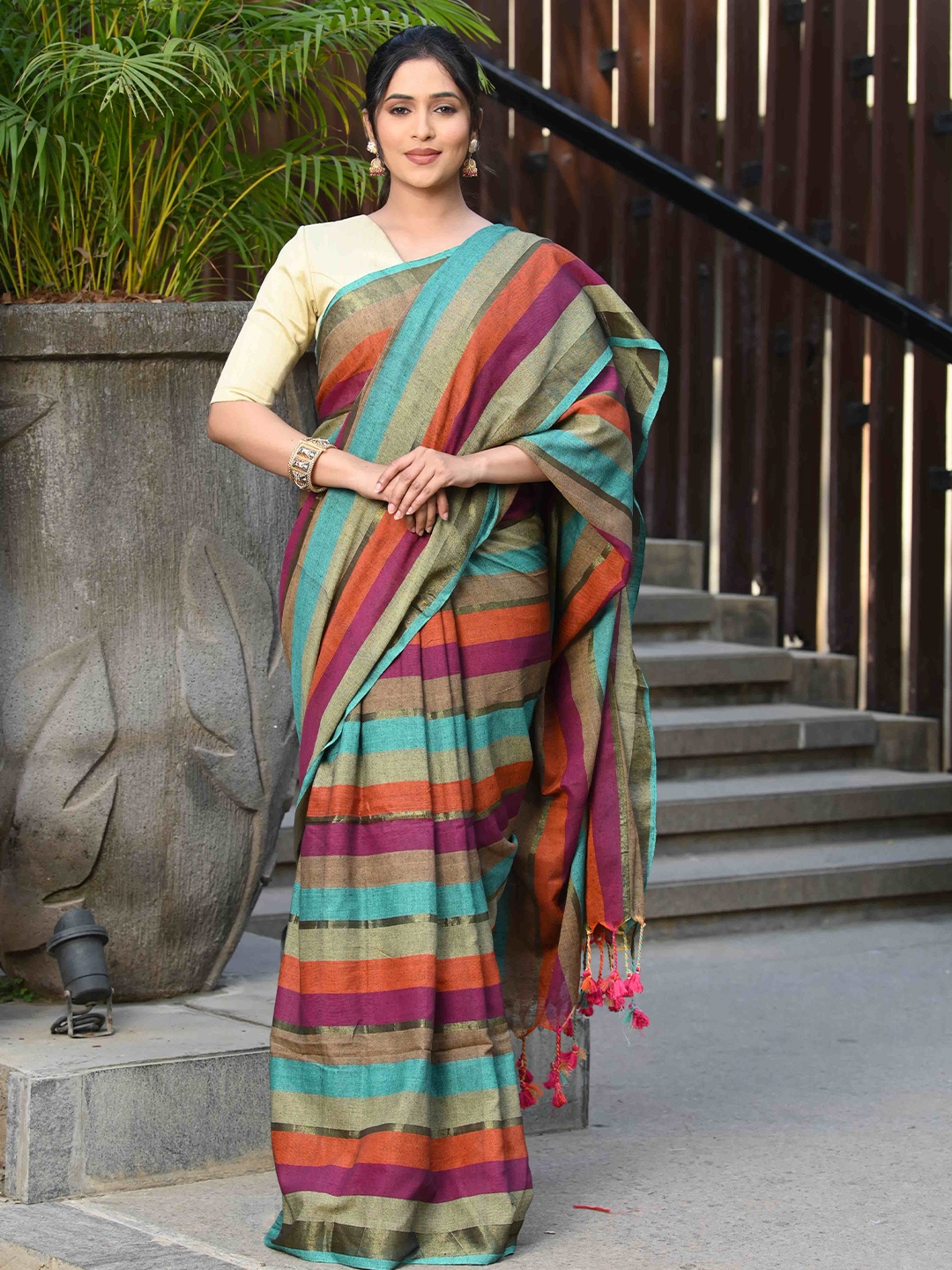 

BEATITUDE Striped Zari Saree, Green