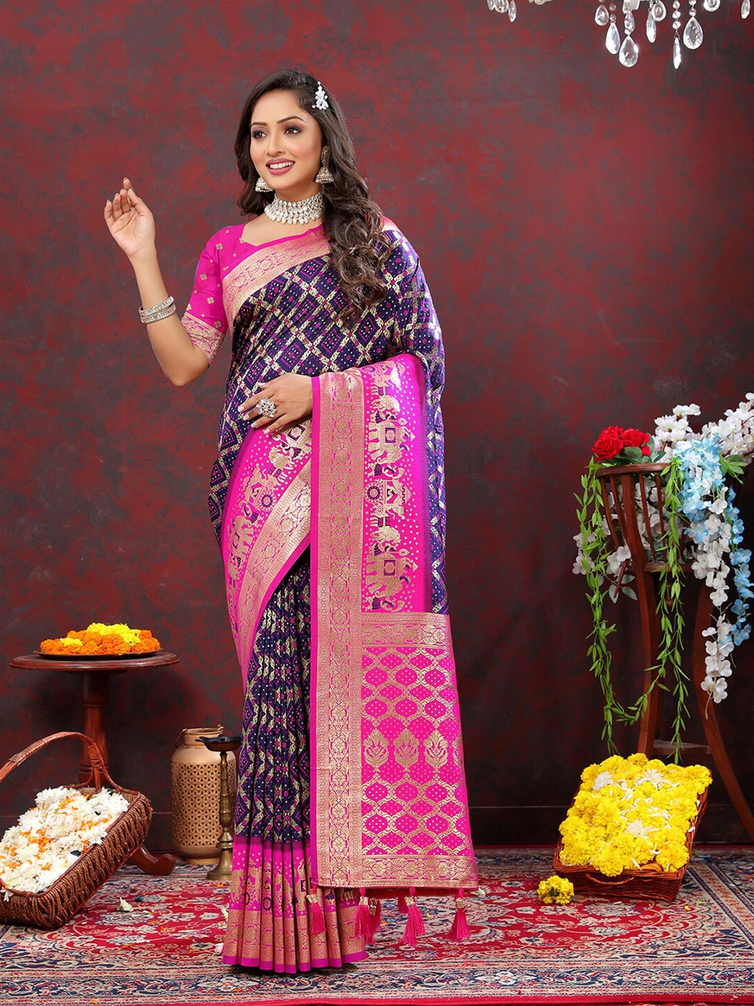 MARGI DESIGNERS Ethnic Motifs Woven Design Zari Art Silk Kanjeevaram Saree, Navy blue