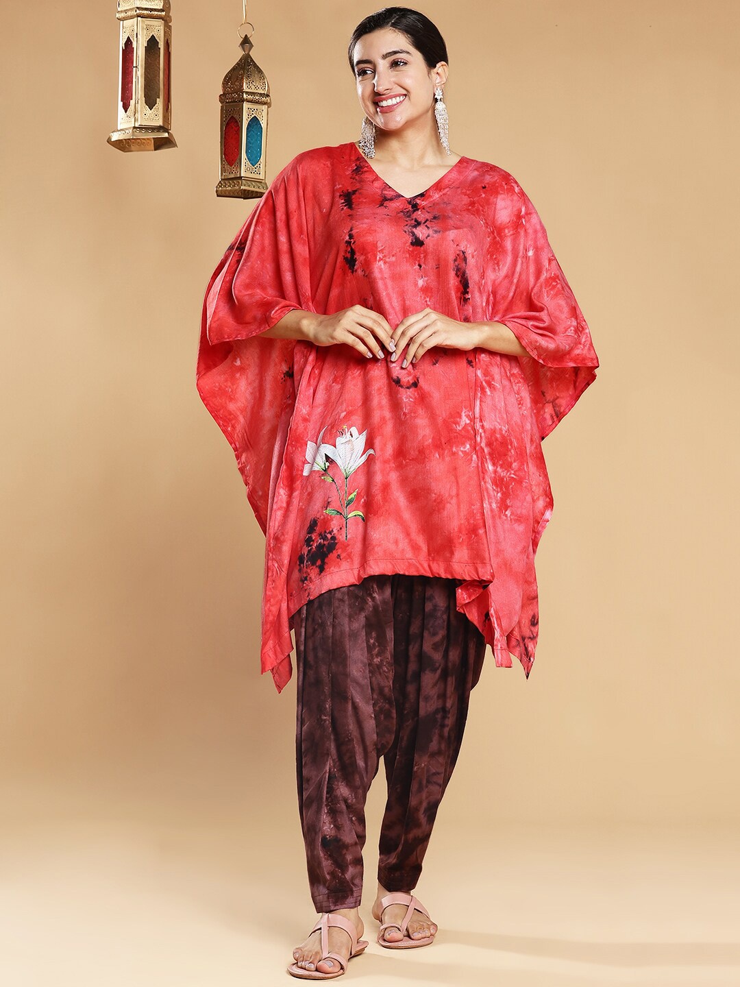 

LetsDressUp Abstract Printed V-Neck Flared Sleeves Kaftan Kurti, Red