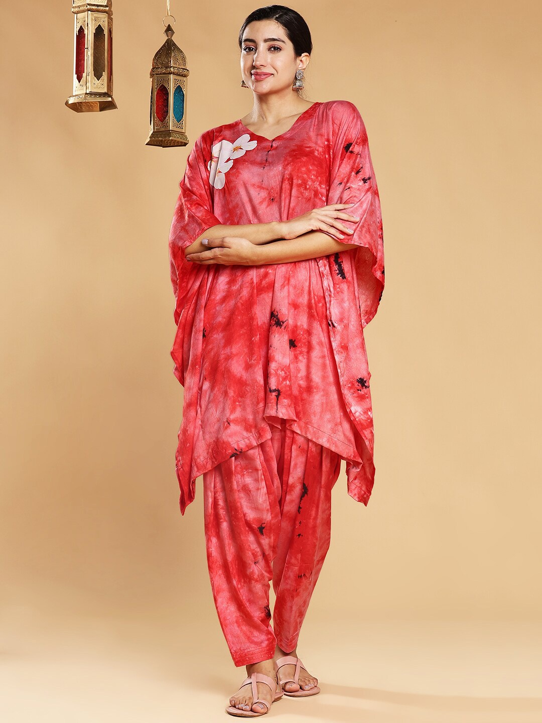 

LetsDressUp Abstract Printed V-Neck Flared Sleeves Kaftan Kurti, Red