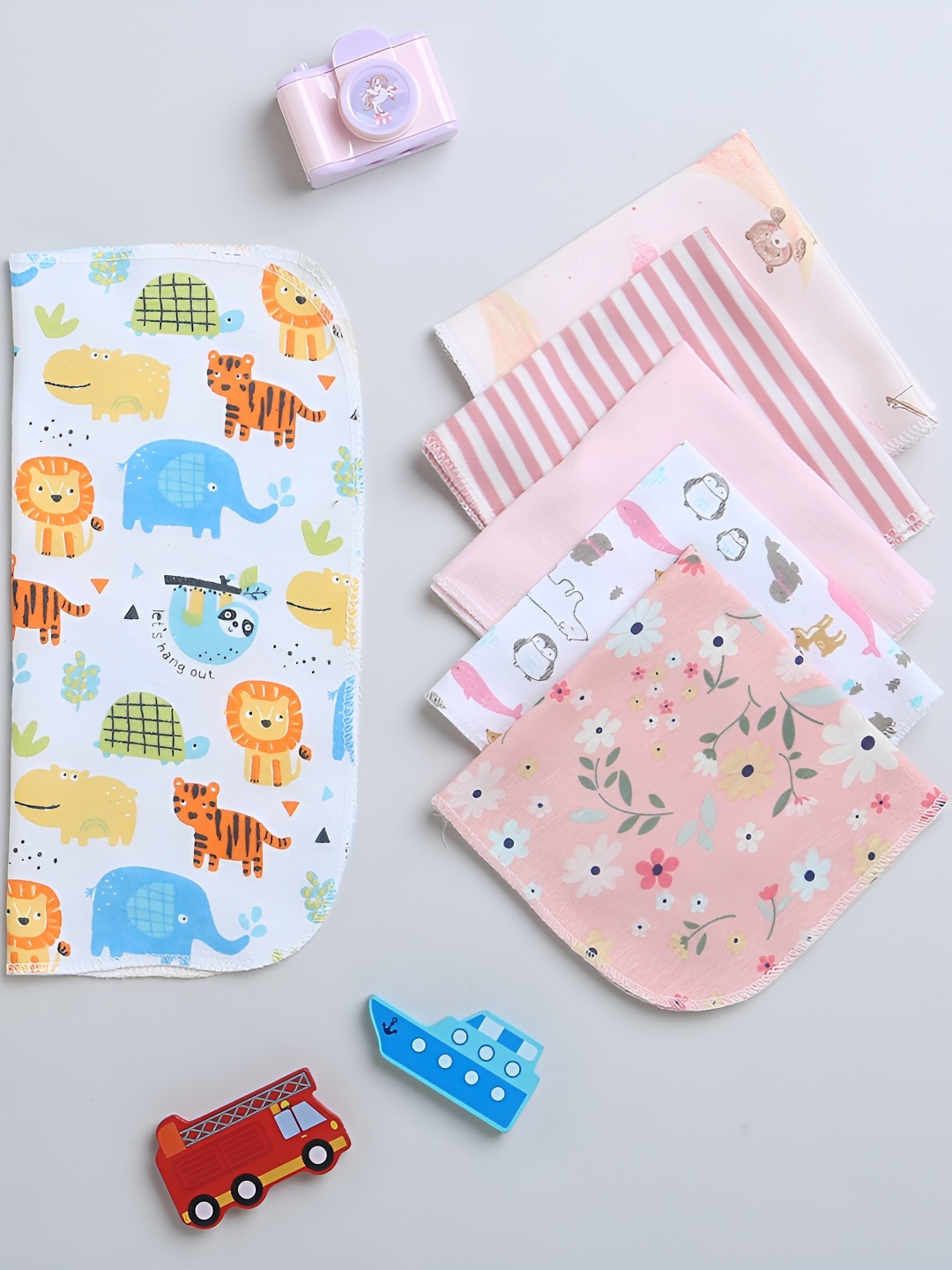 

BUMZEE Infants Pack of 6 Printed Bibs, Pink