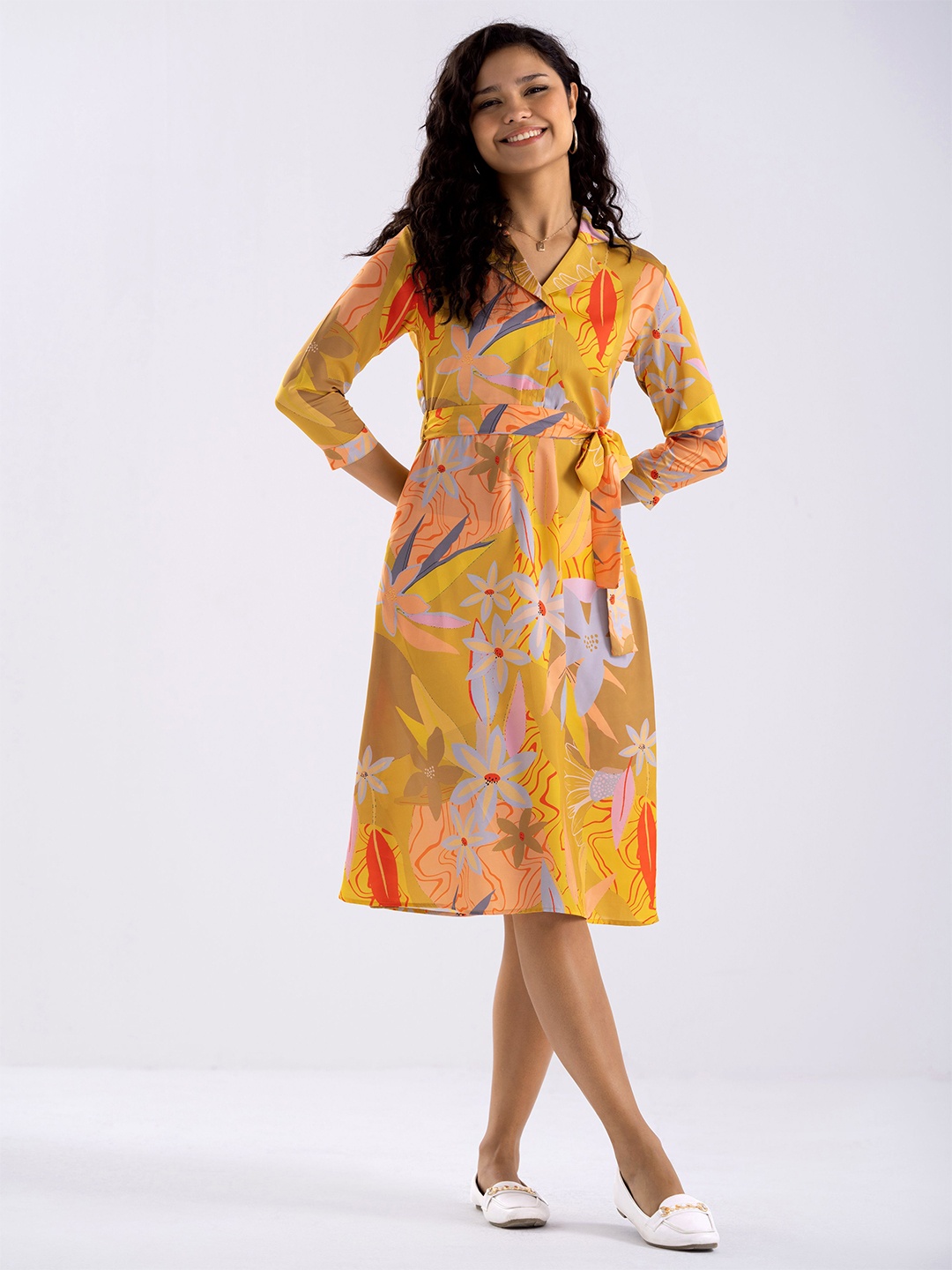 

AASK Floral Printed Lapel Collar Crepe A-Line Dress With Belt, Yellow