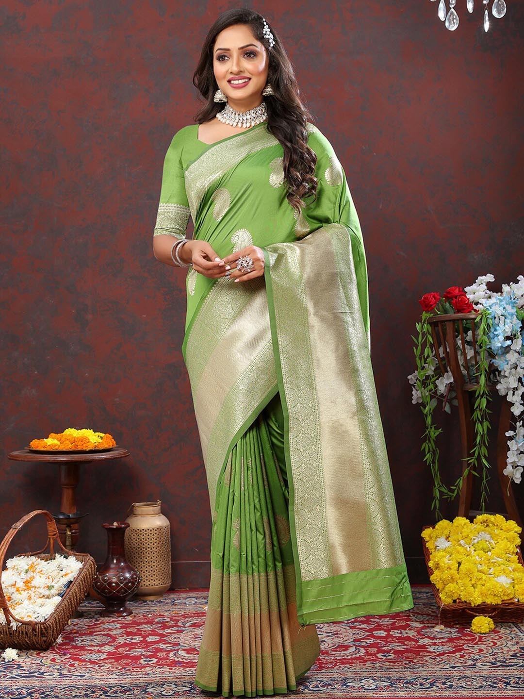 

MARGI DESIGNERS Ethnic Motifs Woven Design Zari Art Silk Banarasi Saree, Green