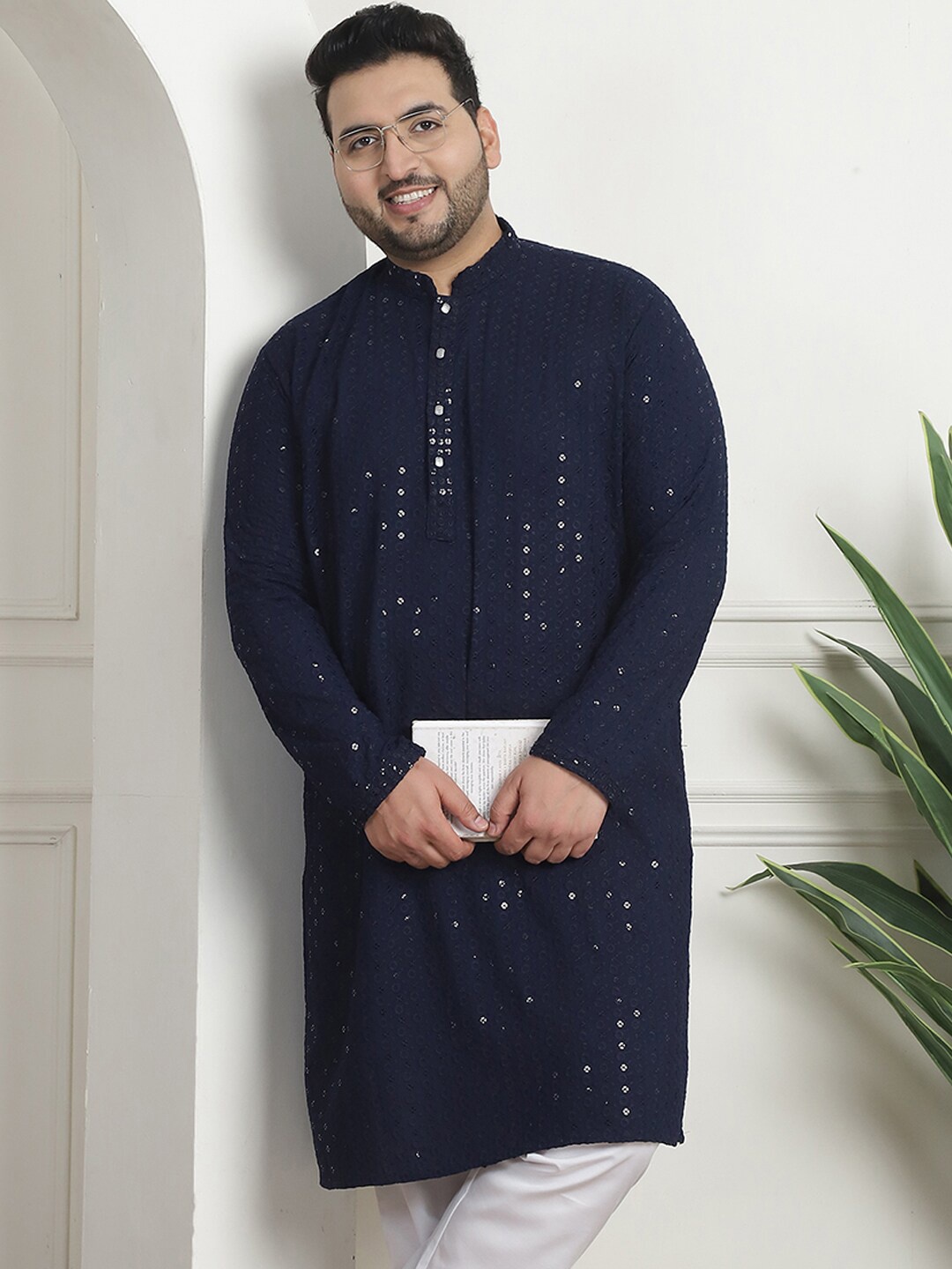

SOJANYA PLUS Geometric Embroidered Sequinned Cotton Straight Kurta, Navy blue