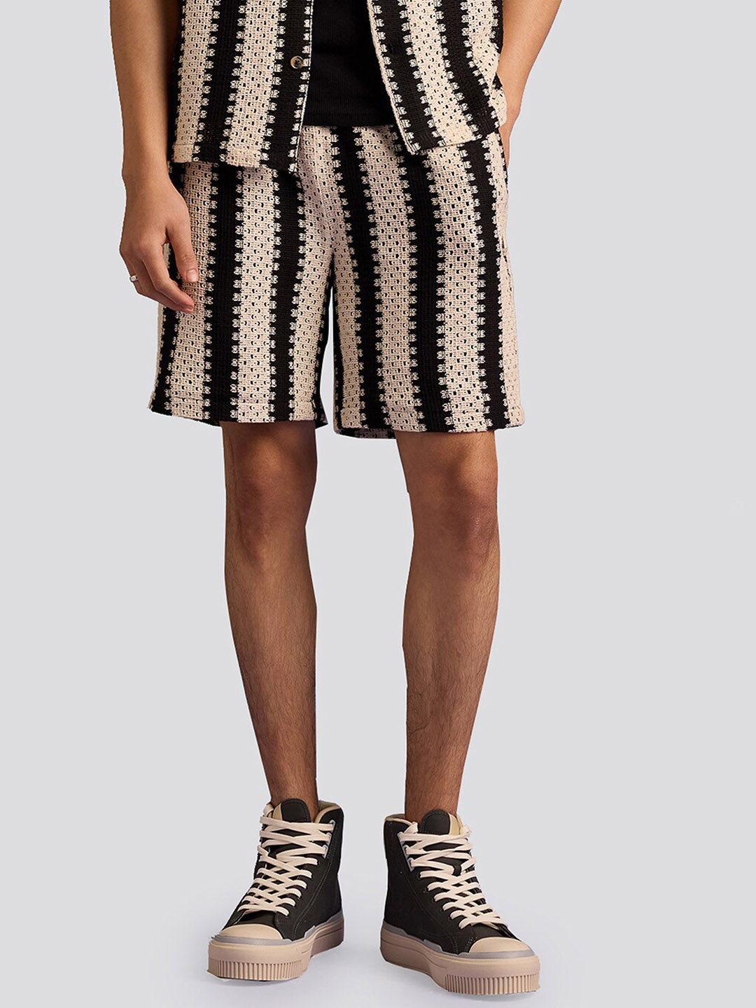 

Muvazo Men Mid-Rise Geometric Self Design Crochet Cotton Shorts, Black