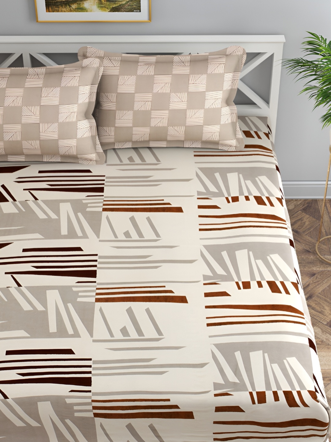 

Florida Beige & Brown Geometric 180 TC Cotton Queen Bedsheet with 2 Pillow Covers