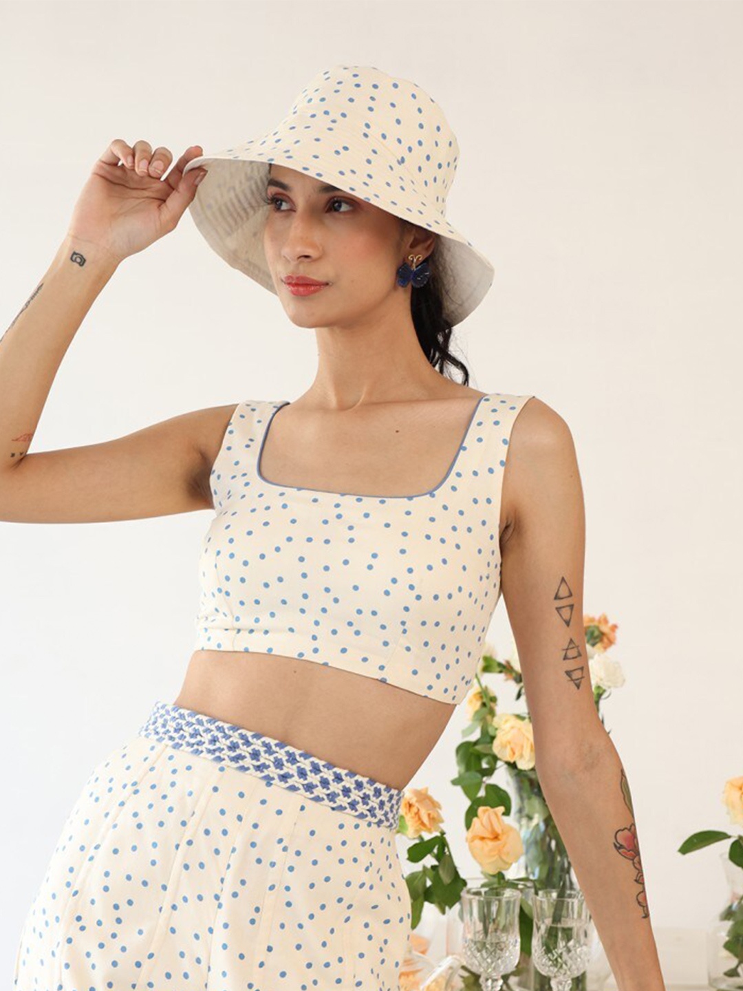 

Baise Gaba Polka Dot Print Fitted Crop Top, Off white