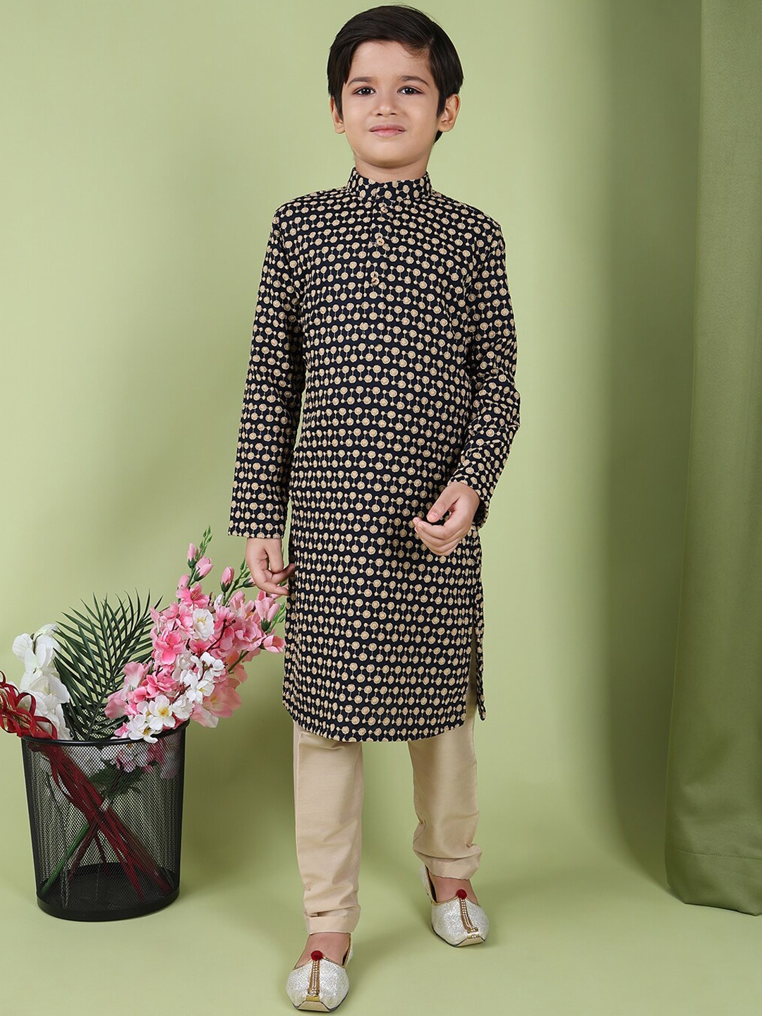 

TABARD Boys Abstract Printed Thread Work Mandarin Collar Cotton Kurta, Blue