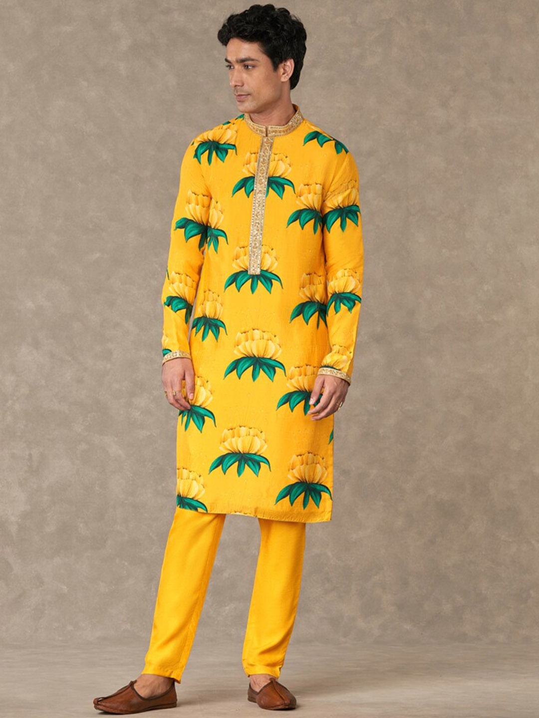 

Masaba Floral Printed Floral Raw Silk Straight Kurta, Mustard