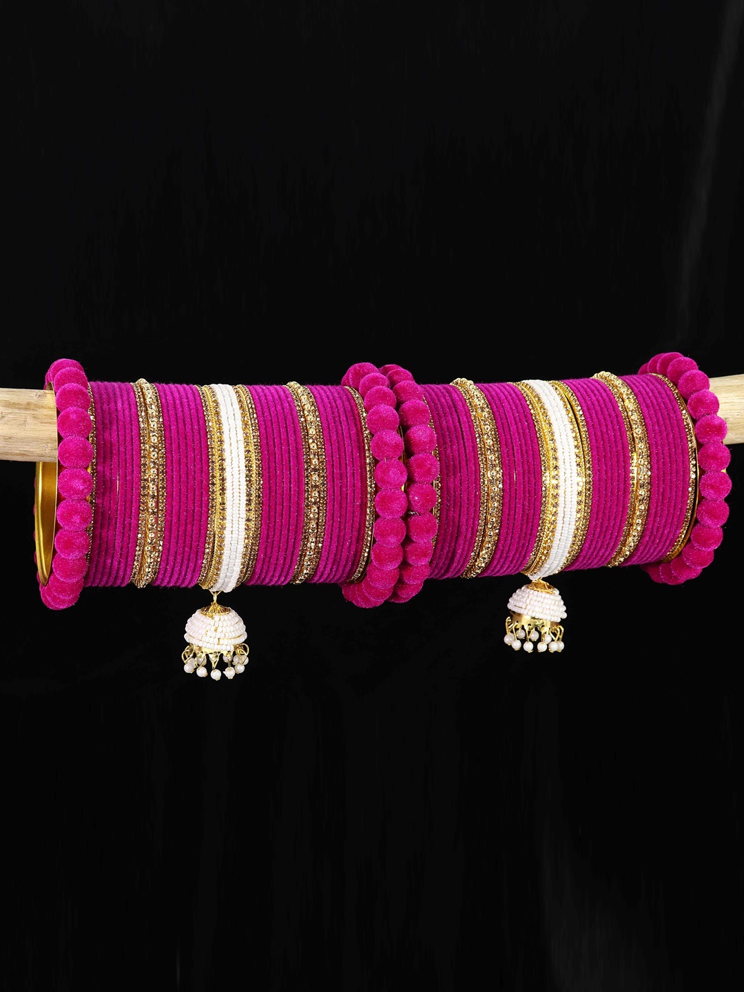 

NMII Set Of 70 Traditional Bridal Chuda Bangles, Gold