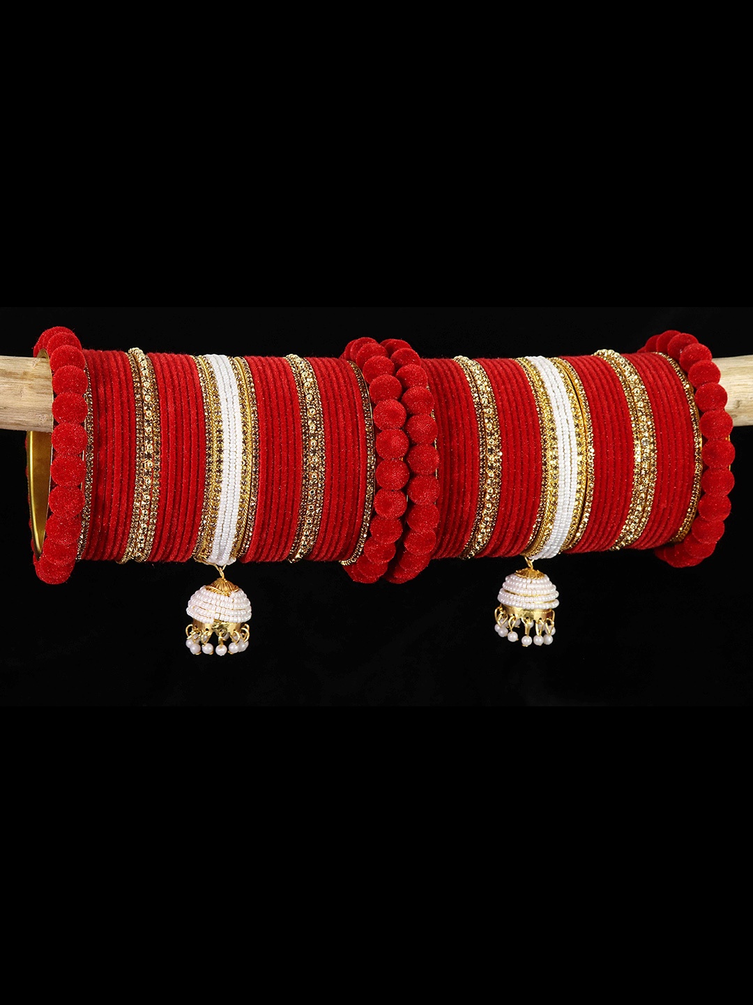 

NMII Set Of 70 Traditional Bridal Chuda Bangles, Gold