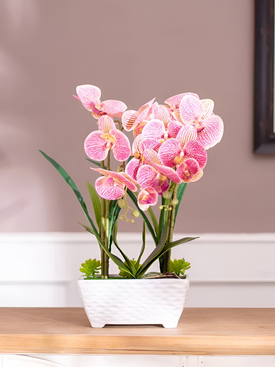 

THEDECORKART White Textured Planter